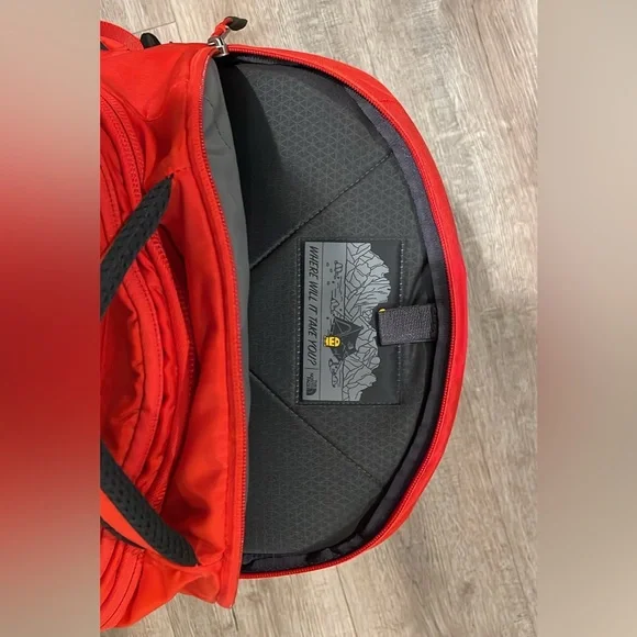 The North Face Unisex Borealis Laptop Backpack Red - Picture 5 of 6